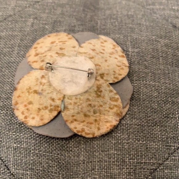 🦋2 for $10🦋.  Cute blue and grey brooch - Picture 2 of 4